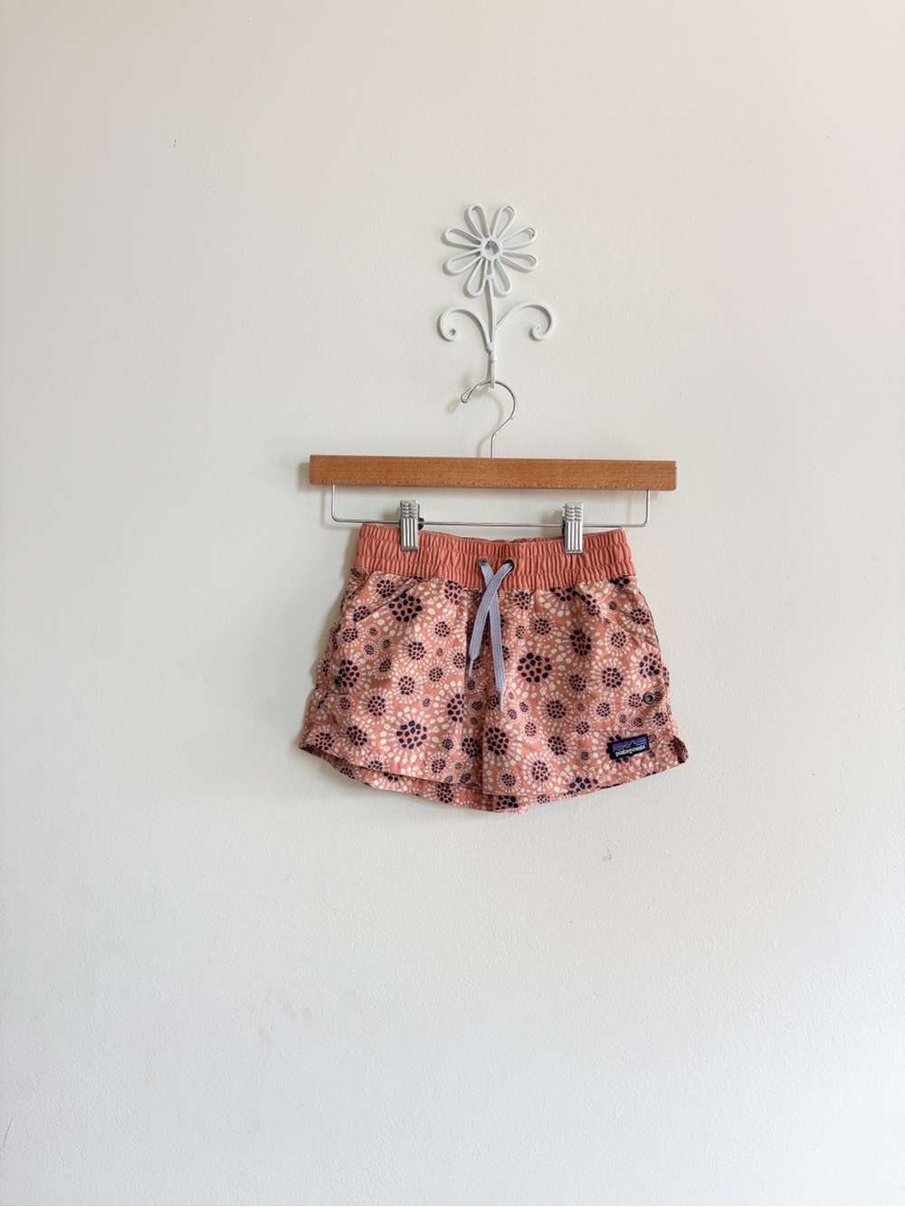 Patagonia baggies - terracotta abstract floral
